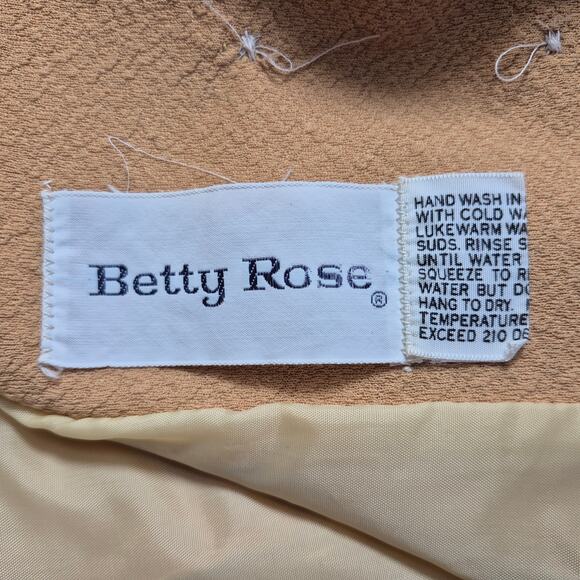 Ruby Rose USA 1960's Yellow Gold Tan Lined Vintage Coat House Coat Size Medium - Picture 4 of 7